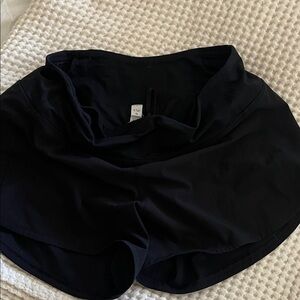 Lululemon
Abt 4” inseam black shorts